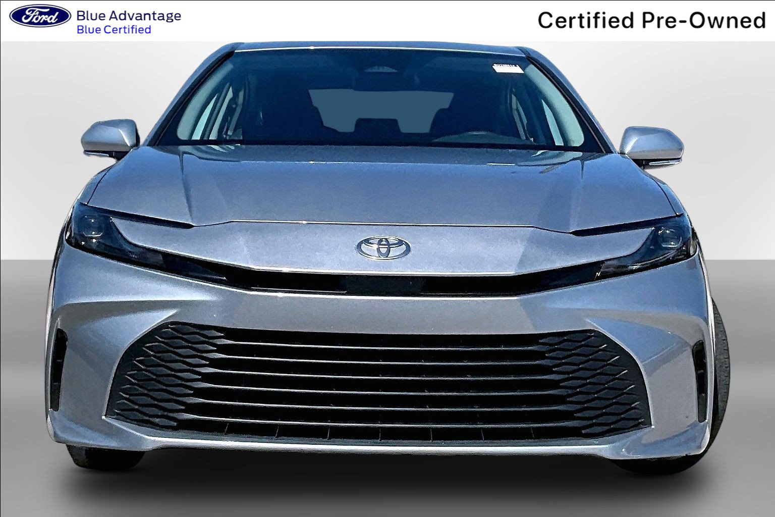 Used 2025 Toyota Camry LE FWD image 3