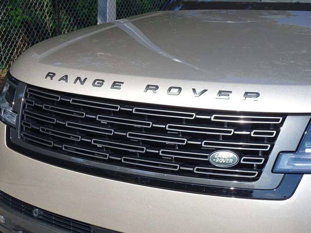 Used 2023 Land Rover Range Rover SE AWD/4WD image 9