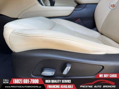 Used 2018 Cadillac XT5 FWD image 30