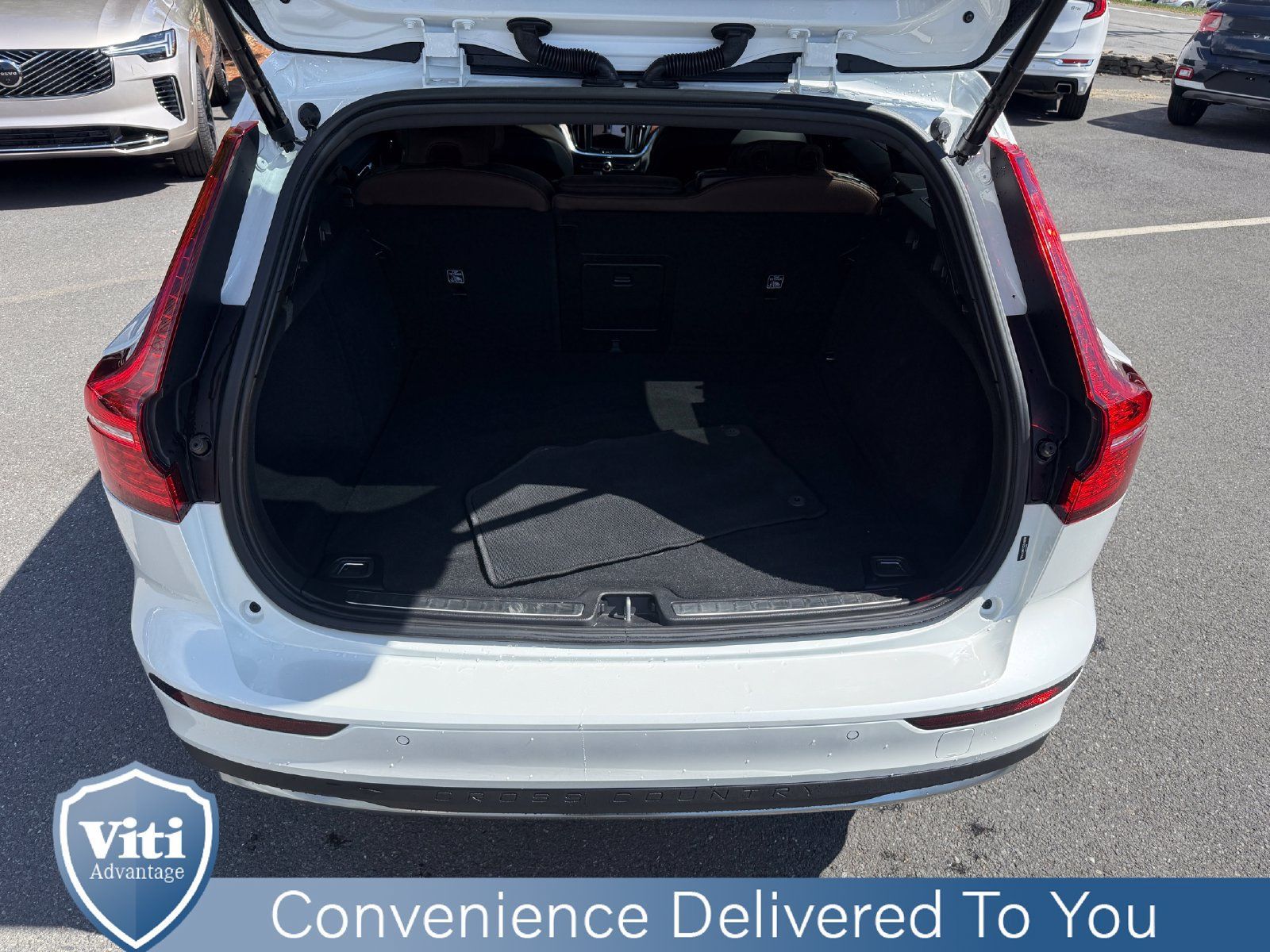 Certified 2025 Volvo V60 B5 Cross Country Plus AWD/4WD image 24