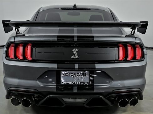 Used 2021 Ford Mustang Shelby GT500 w/ Carbon Fiber Track Pack RWD image 10