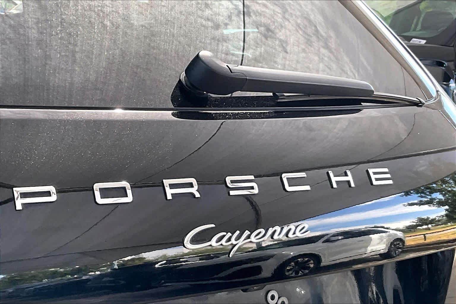 Used 2017 Porsche Cayenne Platinum Edition AWD/4WD image 30