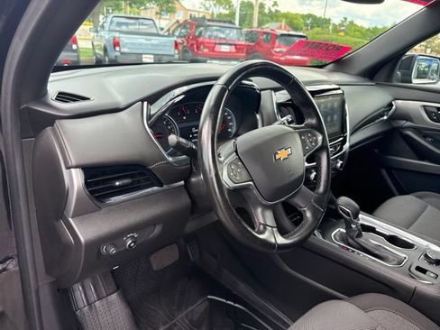 Used 2023 Chevrolet Traverse LT AWD/4WD image 14