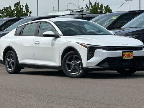 New 2026 Kia K4 FWD image 2