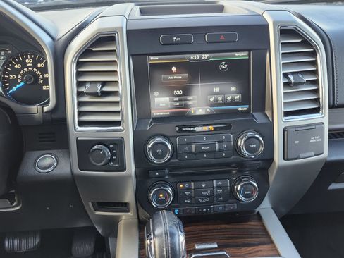 Used 2015 Ford F150 Lariat image 36