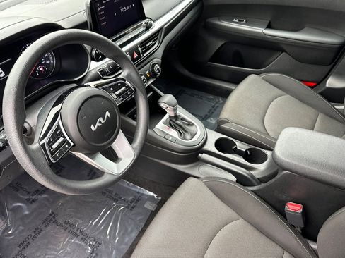 Used 2023 Kia Forte LXS image 10
