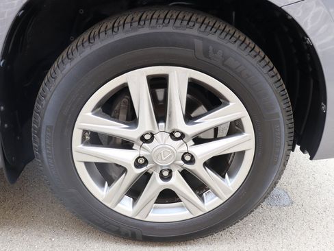 Used 2013 Lexus LX 570 4WD image 97