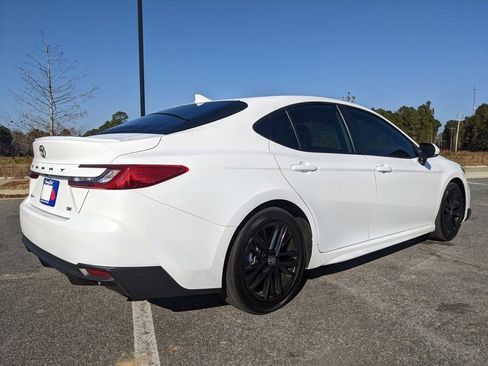 Used 2025 Toyota Camry SE image 20