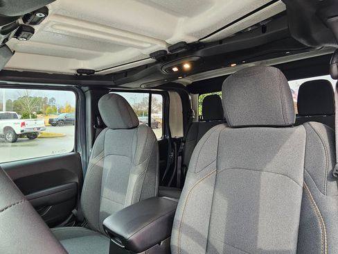 New 2026 Jeep Gladiator Sport image 20