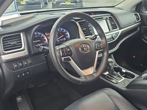 Used 2018 Toyota Highlander Limited Platinum image 14