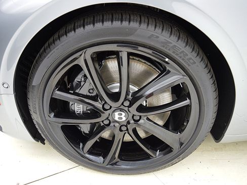 Used 2024 Bentley Continental GT image 47