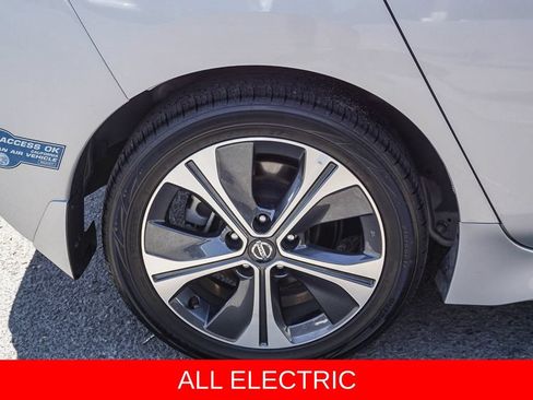 Used 2022 Nissan Leaf SV FWD image 8