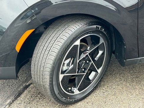 Certified 2023 Kia Soul EX image 3