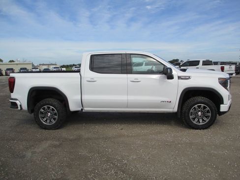 New 2026 GMC Sierra 1500 AT4 w/ AT4 Premium Package AWD/4WD image 3