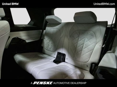 Used 2026 BMW X7 xDrive40i AWD/4WD image 14