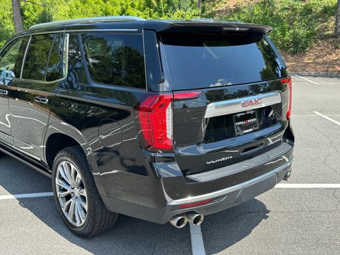 Used 2021 GMC Yukon Denali w/ Denali Ultimate Package AWD/4WD image 22