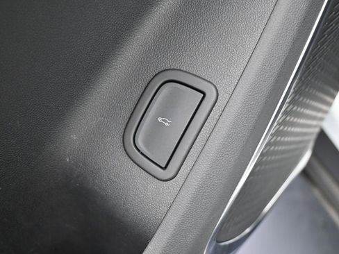 Used 2024 Chevrolet Traverse Z71 w/ Enhanced Driving Package image 17