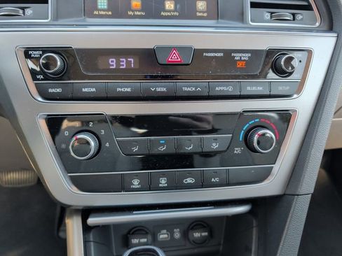 Used 2017 Hyundai Sonata SE FWD image 23