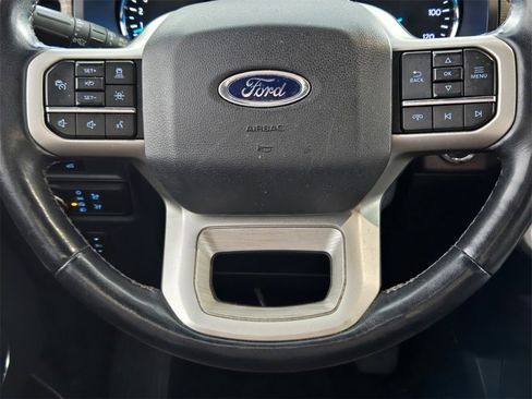 Used 2022 Ford Expedition Limited image 12