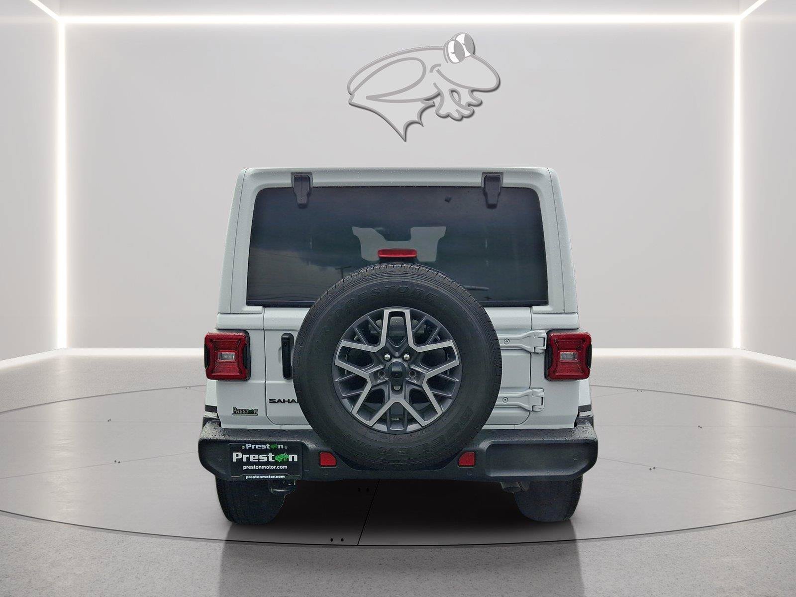 Used 2025 Jeep Wrangler Unlimited Sahara AWD/4WD image 4