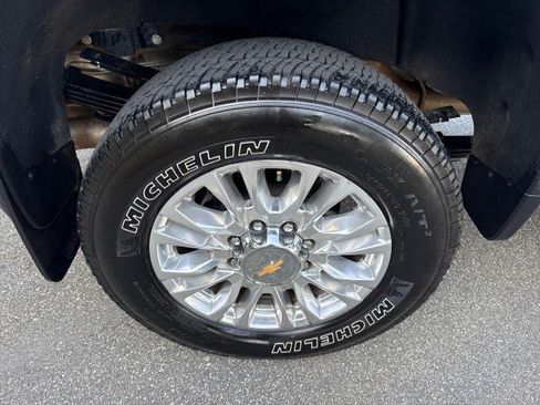 Used 2026 Chevrolet Silverado 3500 High Country w/ Technology Package AWD/4WD image 9