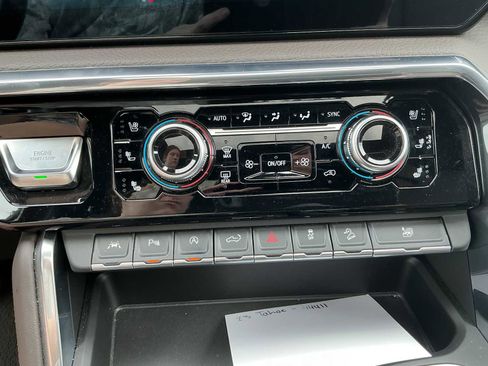 Used 2024 GMC Sierra 1500 Denali w/ Denali Reserve Package image 16