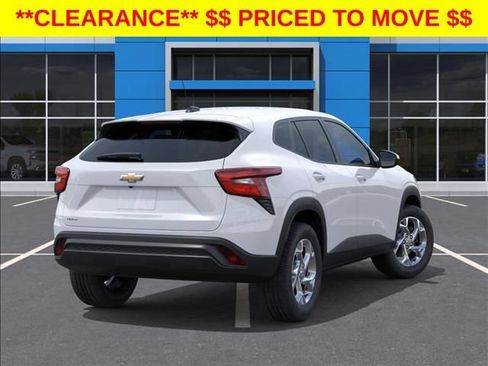 New 2026 Chevrolet Trax LS w/ LS Convenience Package FWD image 4