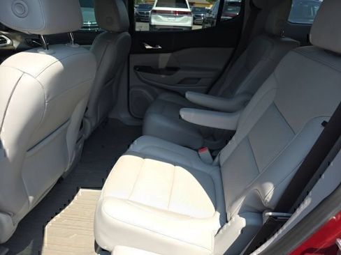 Used 2019 GMC Acadia SLT FWD image 9
