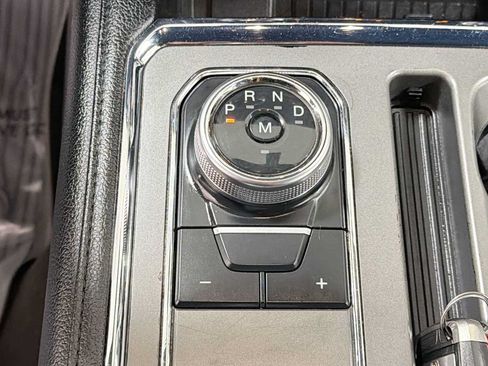 Used 2020 Ford Expedition XLT w/ Equipment Group 202A AWD/4WD image 19