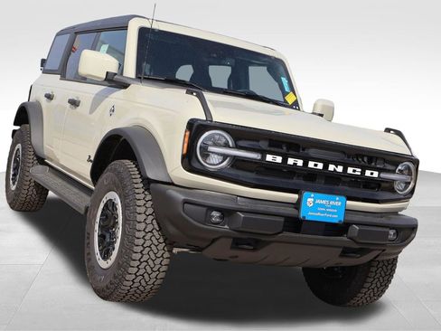 New 2026 Ford Bronco Outer Banks w/ Sasquatch Package AWD/4WD image 7