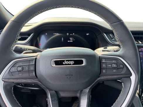 Used 2024 Jeep Grand Cherokee Limited AWD/4WD image 19