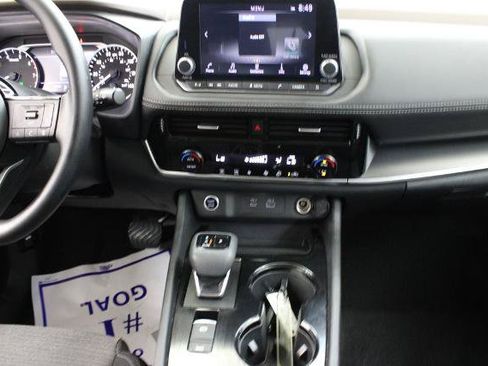 Certified 2022 Nissan Rogue SV FWD image 21