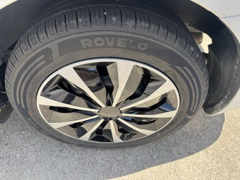 Used 2013 MAZDA MAZDA3 i Sport FWD image 23