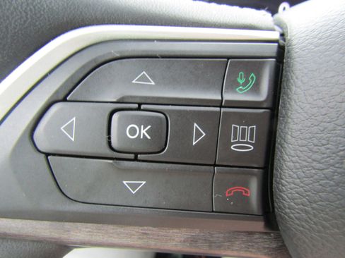 Used 2023 Jeep Grand Cherokee Limited w/ Trailer Tow Prep Group (B) image 26