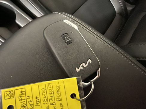 Used 2024 Kia Seltos EX AWD/4WD image 24