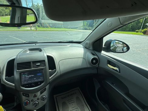 Used 2015 Chevrolet Sonic LT FWD image 24