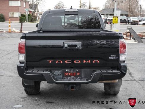 Used 2020 Toyota Tacoma TRD Off-Road w/ Technology Package image 20