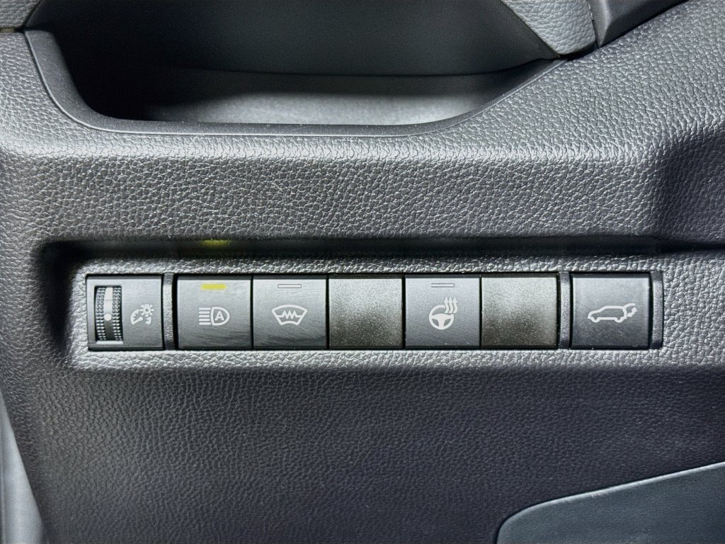 Used 2025 Toyota RAV4 XLE w/ Convenience Package AWD/4WD image 19