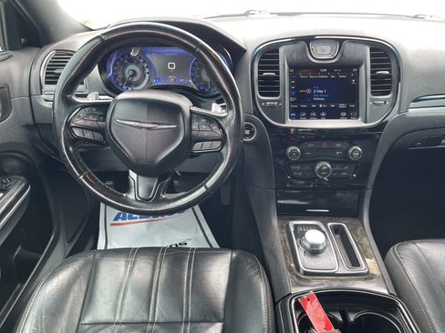 Used 2020 Chrysler 300 S RWD image 15