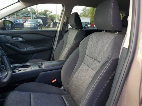 Used 2025 Nissan Rogue SV FWD image 14