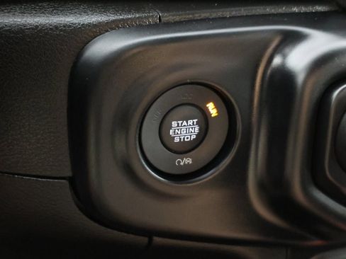 Used 2021 Jeep Gladiator Mojave AWD/4WD image 17