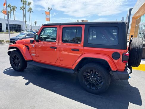 Used 2023 Jeep Wrangler Unlimited Sahara AWD/4WD image 16
