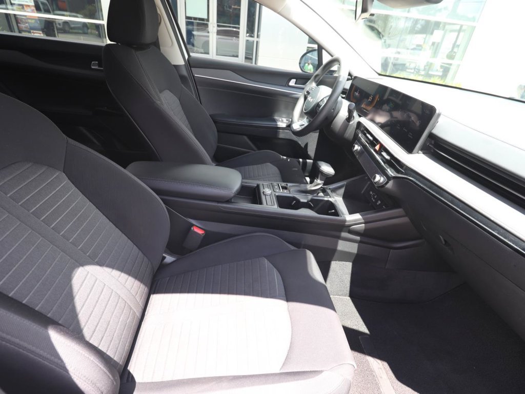 Used 2025 Kia K5 LXS FWD image 12