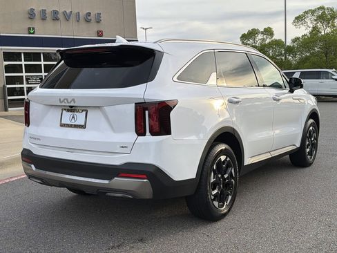 Used 2024 Kia Sorento S AWD/4WD image 3