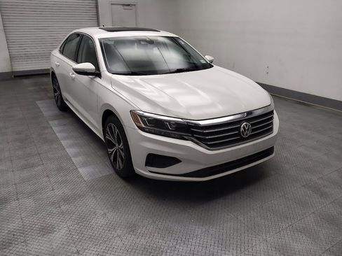 Used 2021 Volkswagen Passat 2.0T SE FWD image 13