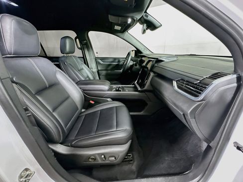 Used 2024 GMC Acadia Elevation w/ LPO, Floor Liner Package FWD image 32