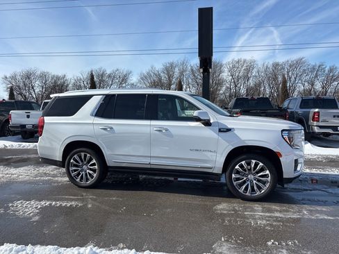 Used 2022 GMC Yukon Denali w/ Denali Ultimate Package image 2
