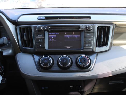 Used 2015 Toyota RAV4 LE image 11