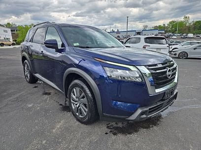 Used 2024 Nissan Pathfinder SV