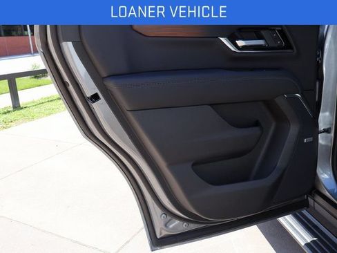 New 2026 GMC Yukon Denali w/ Denali Reserve Package AWD/4WD image 22